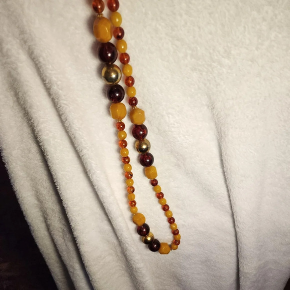 Vintage Retro Lucite‎ bead necklace - Picture 2 of 11